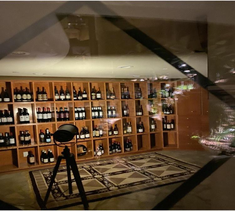 Roundhouse Grotto Bed & Breakfast YYC Екстериор снимка